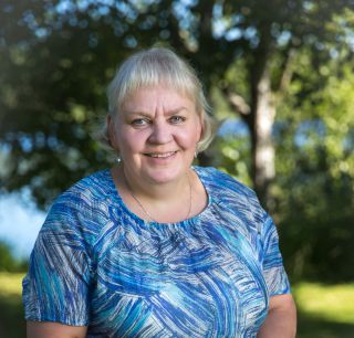 Asiantuntija vs. Sari Peltonen