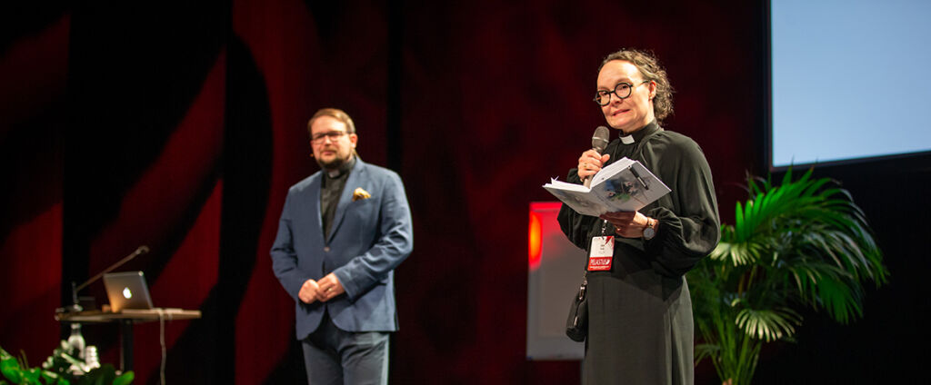 Antti Mustakallio ja Leena Sorsa Vanajasalin lavalla Verkatehtaalla.